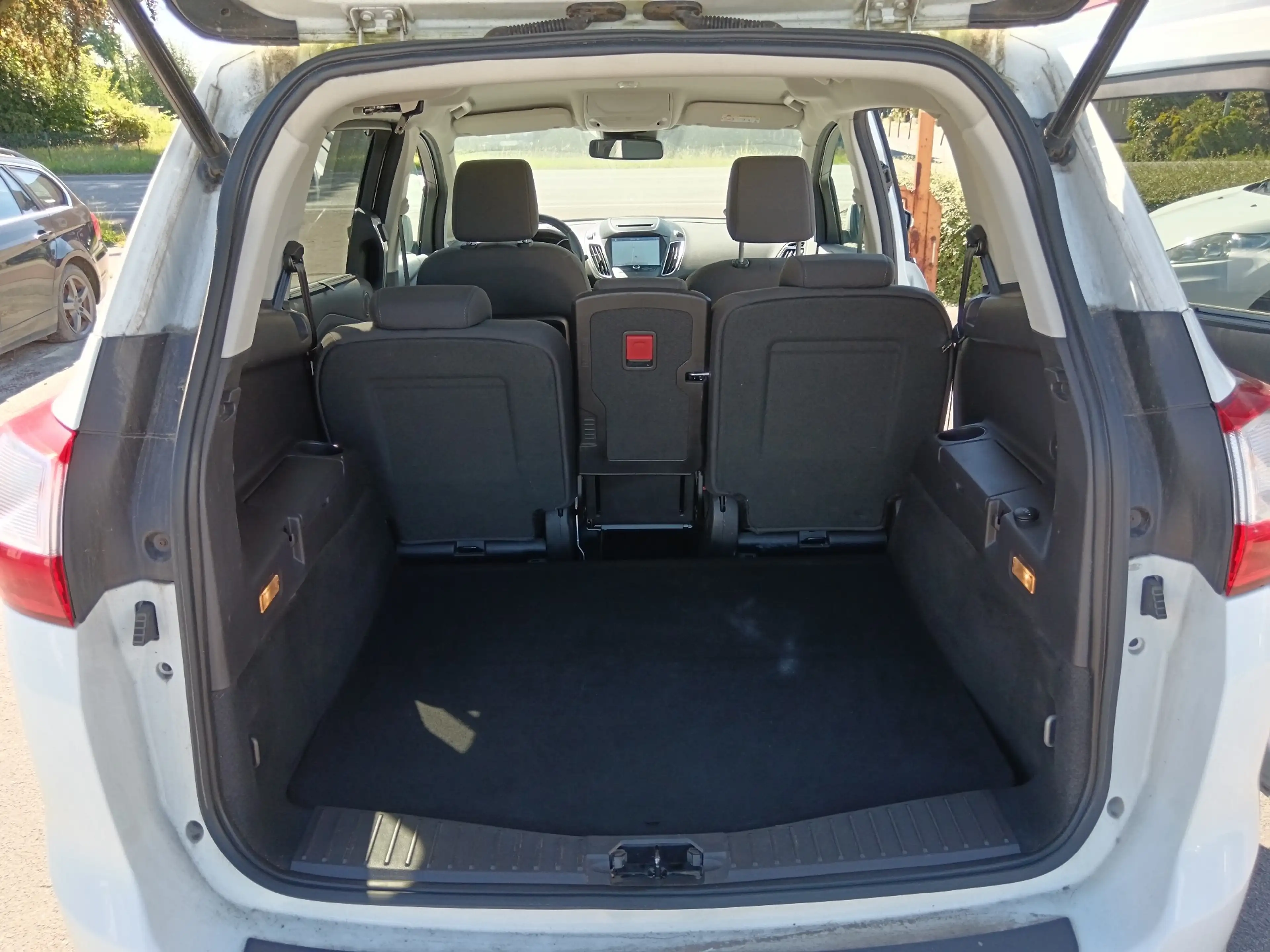 Ford Grand C-Max Titanium — photo 4