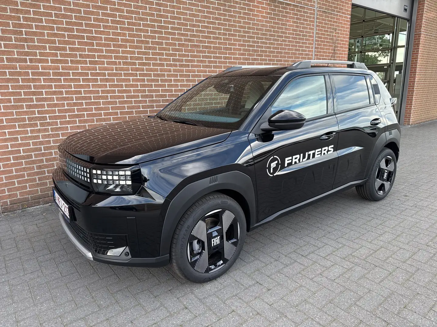 Fiat Grande Panda Hybrid La Prima eDCT 110 pk Noir - 1