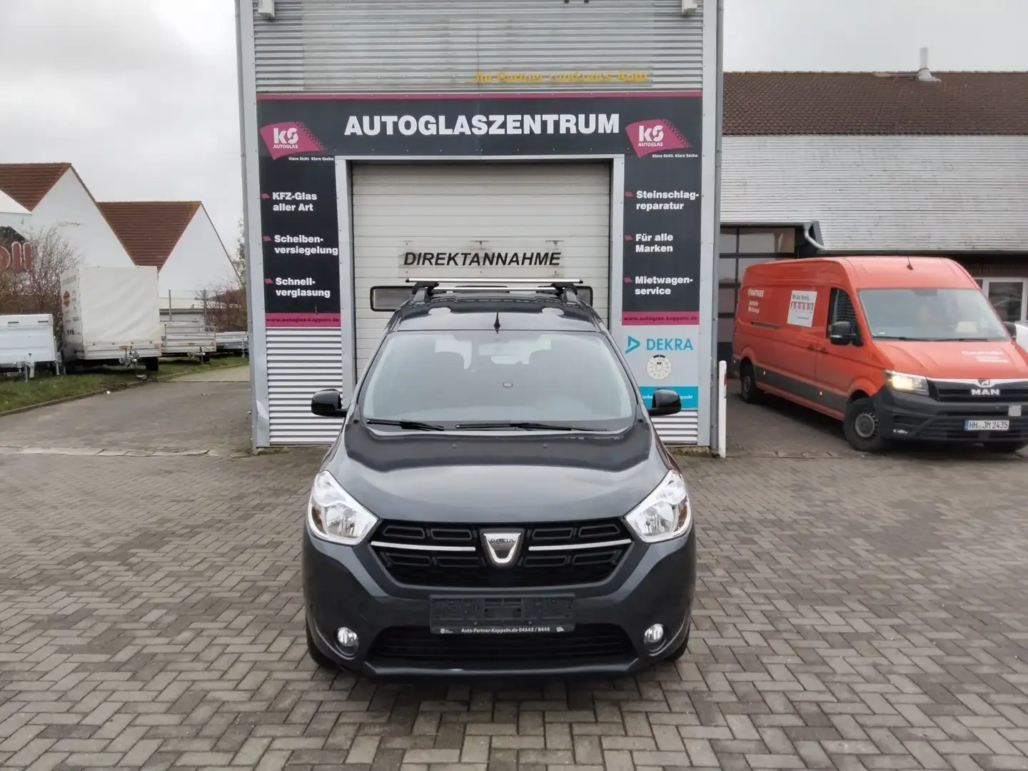 Dacia Dokker 1.5 Dci Comfort/1.Hnd/BT/AHK/Klima/Schiebetüren Grau - 2