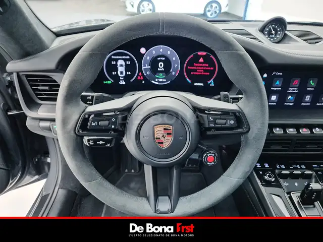 Porsche 911 view 10