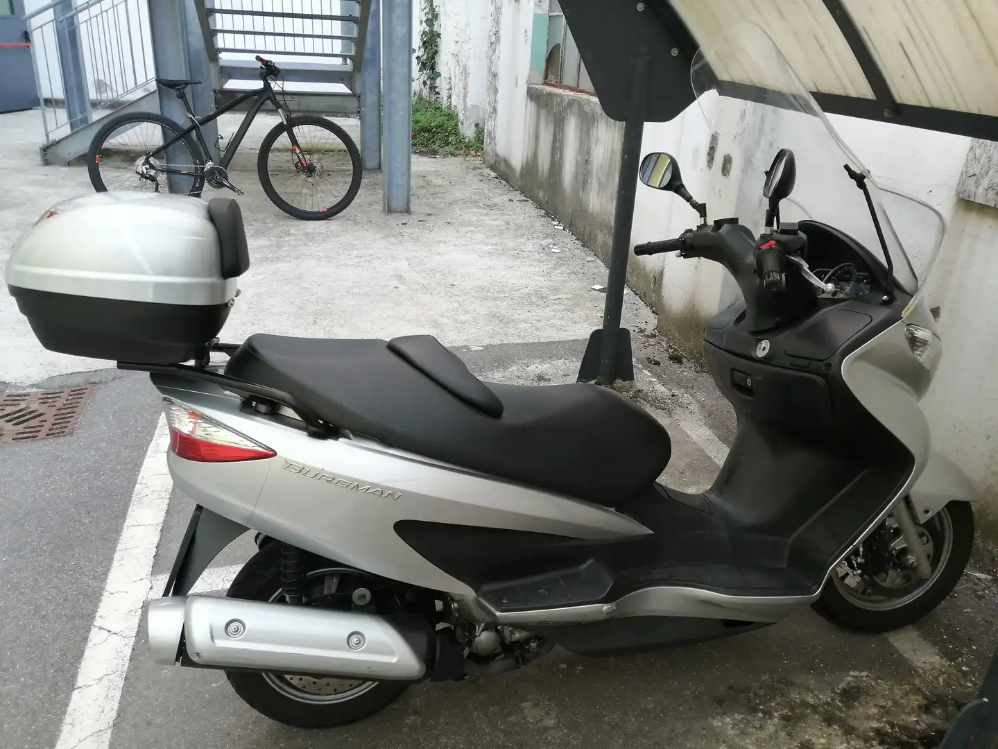 Suzuki Burgman 200 Argent - 2