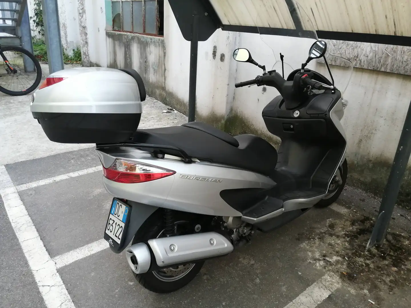Suzuki Burgman 200 Argent - 1