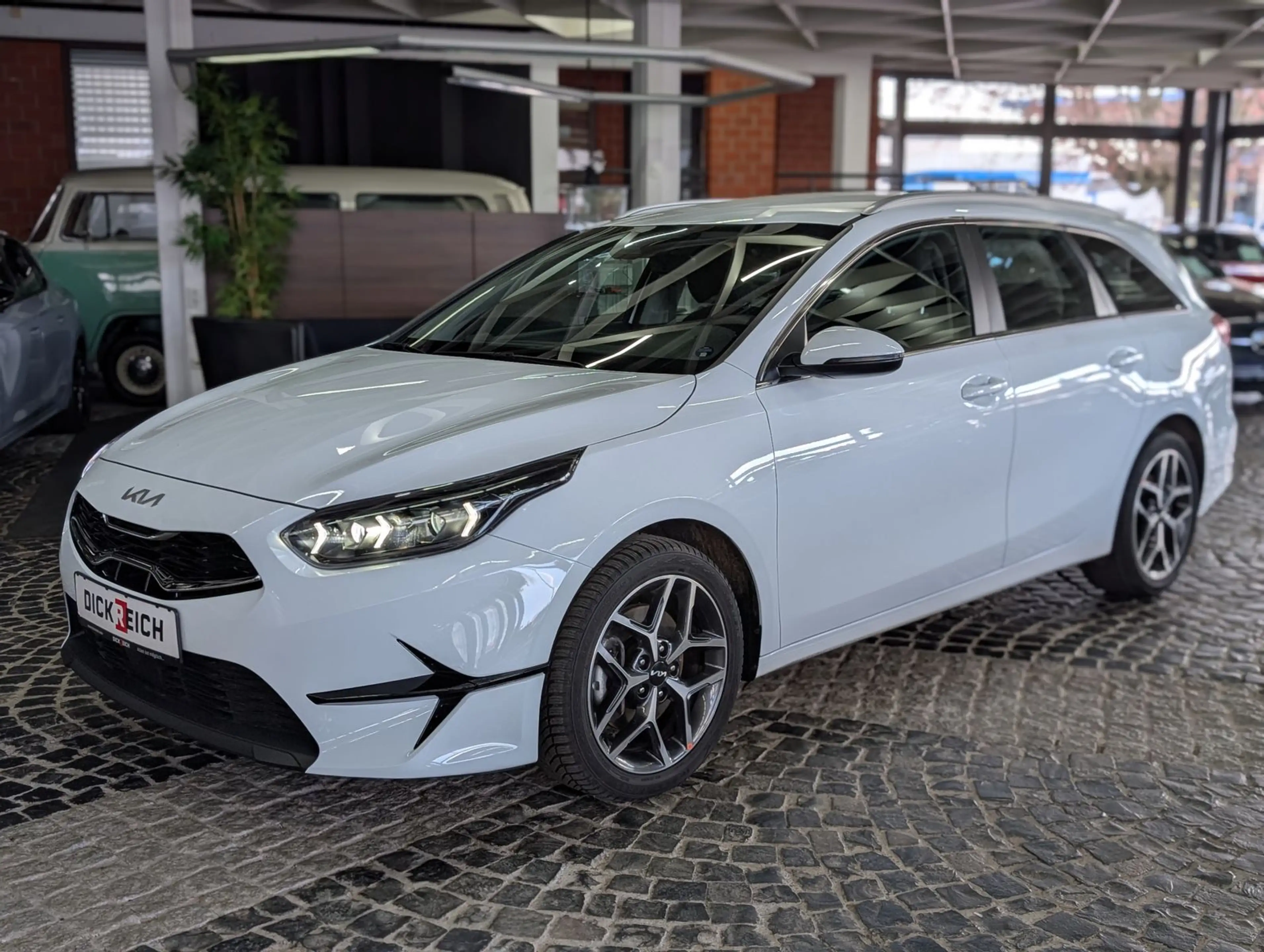 Kia Ceed SW / cee'd SW 1.5 DCT Spirit ACC*JBL*KAM*7J — photo 3