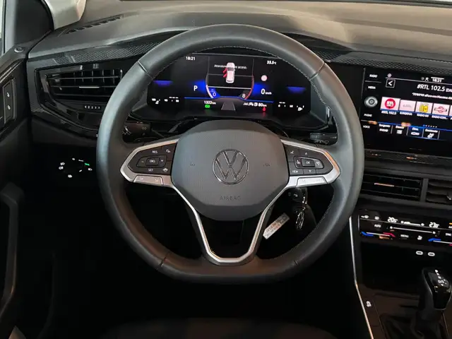 Volkswagen Polo view 8