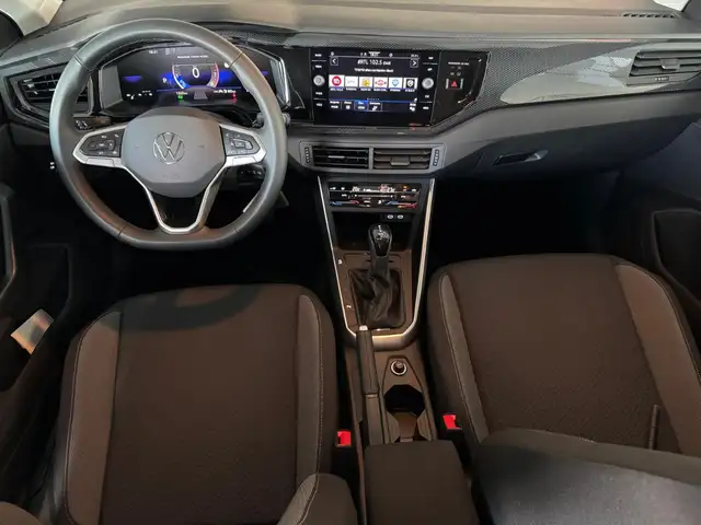 Volkswagen Polo view 5