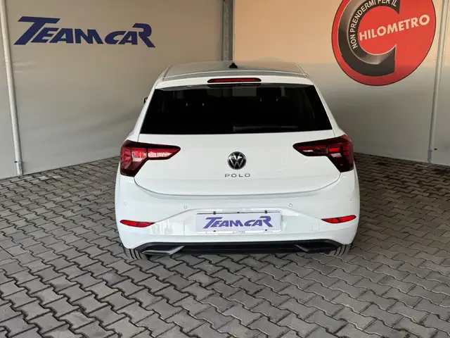 Volkswagen Polo view 4