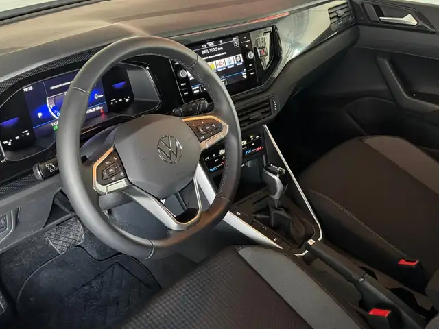 Volkswagen Polo view 9