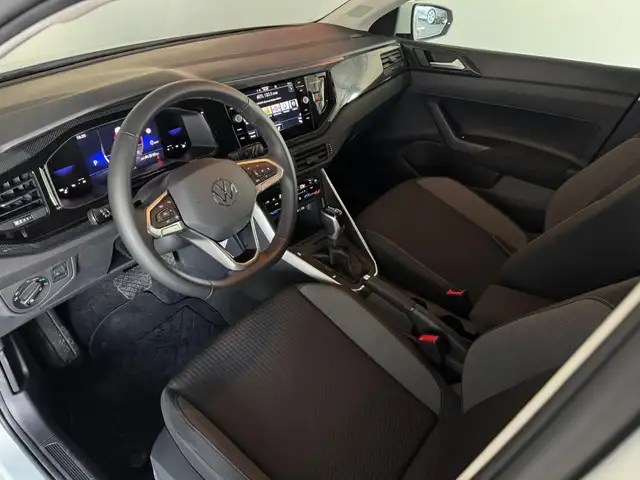 Volkswagen Polo view 6