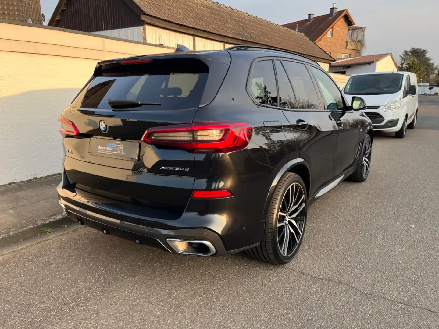 BMW X5 xDrive 30d M Sportpaket HUD Standhz Softclose Schwarz - 2