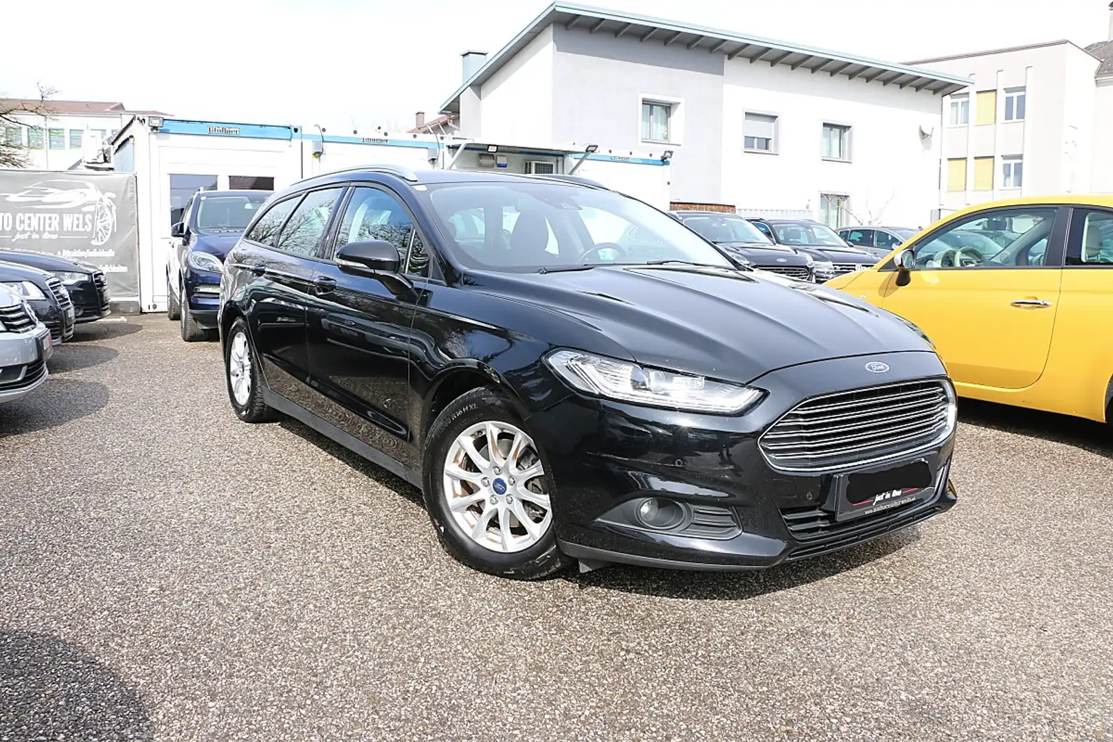 Ford Mondeo Business Plus 2,0 TDCi Schwarz - 1