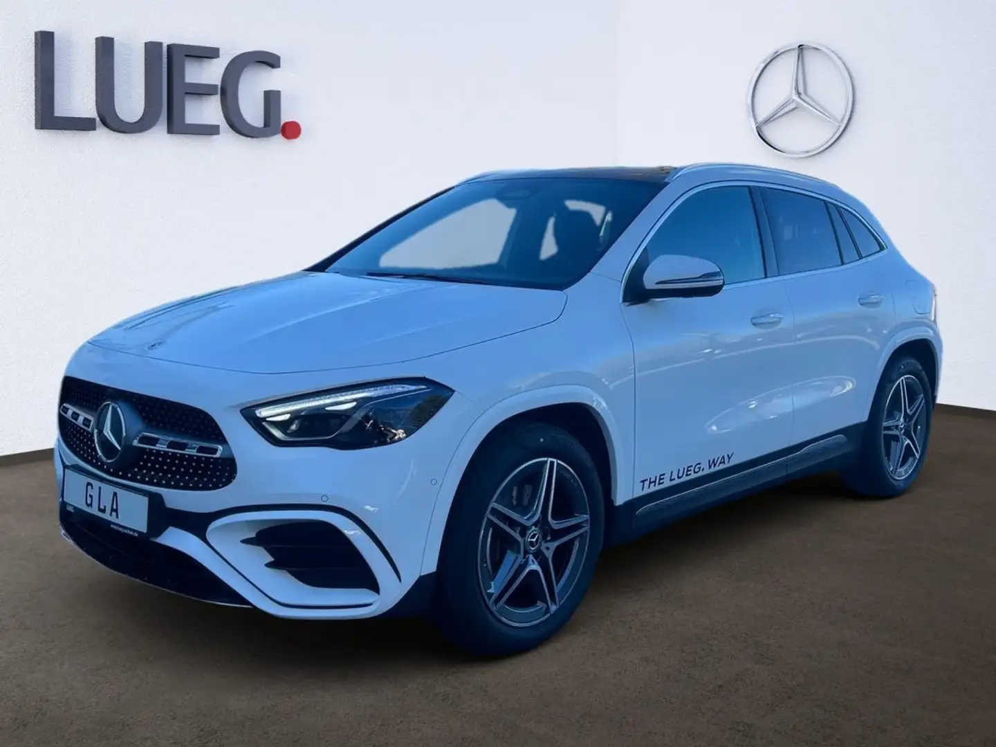 Mercedes-Benz GLA 200 AMG-EDITION+ADVANCED+PANODACH+360°KAMERA Weiß - 2