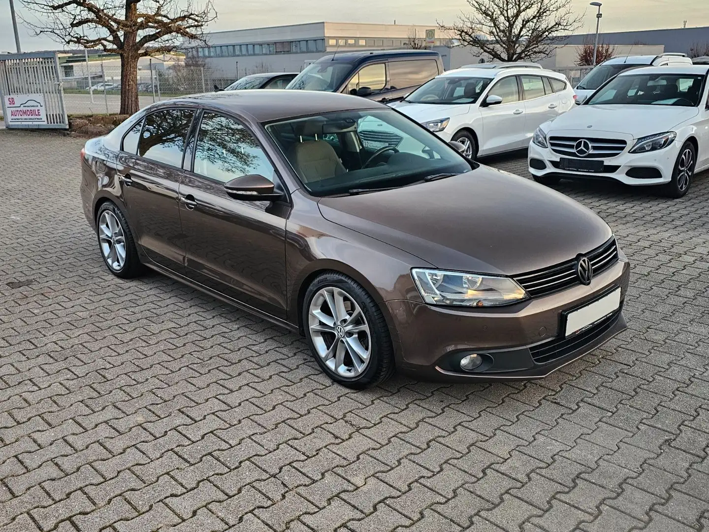 Volkswagen Jetta VI Comfortline BMT NAVI*TEMP*PDC*EURO-5 Коричневий - 2