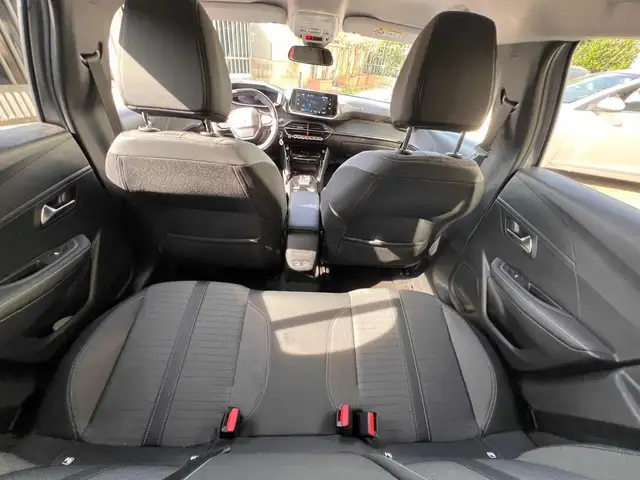 Peugeot 208 view 13