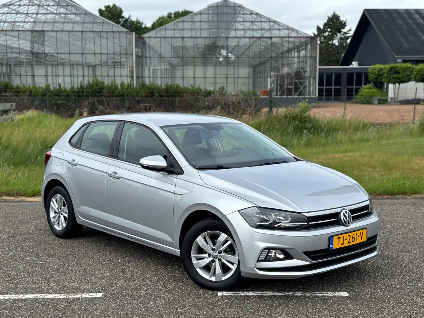 Volkswagen Polo 1.0 TSI Comfortline Navi | Cruise | Carplay | Clim Gris - 2