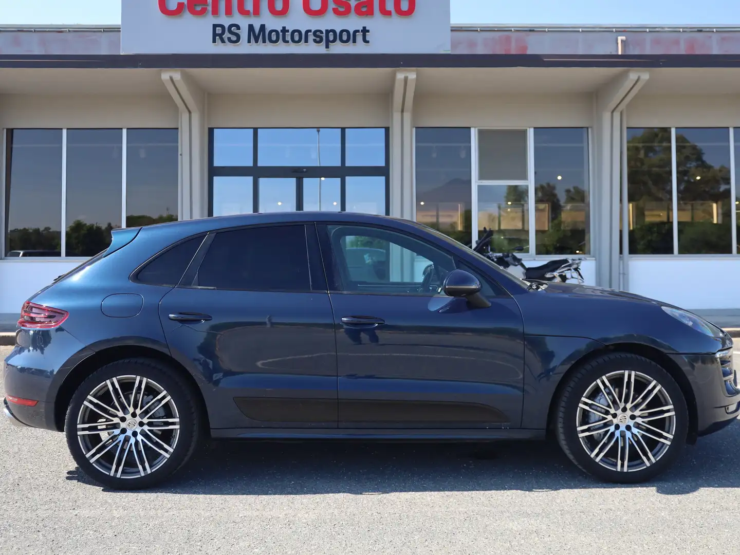 Porsche Macan ANNUNCIO SOLO PER COMMERCIANTI. PREZZO FISSO. Blu/Azzurro - 1
