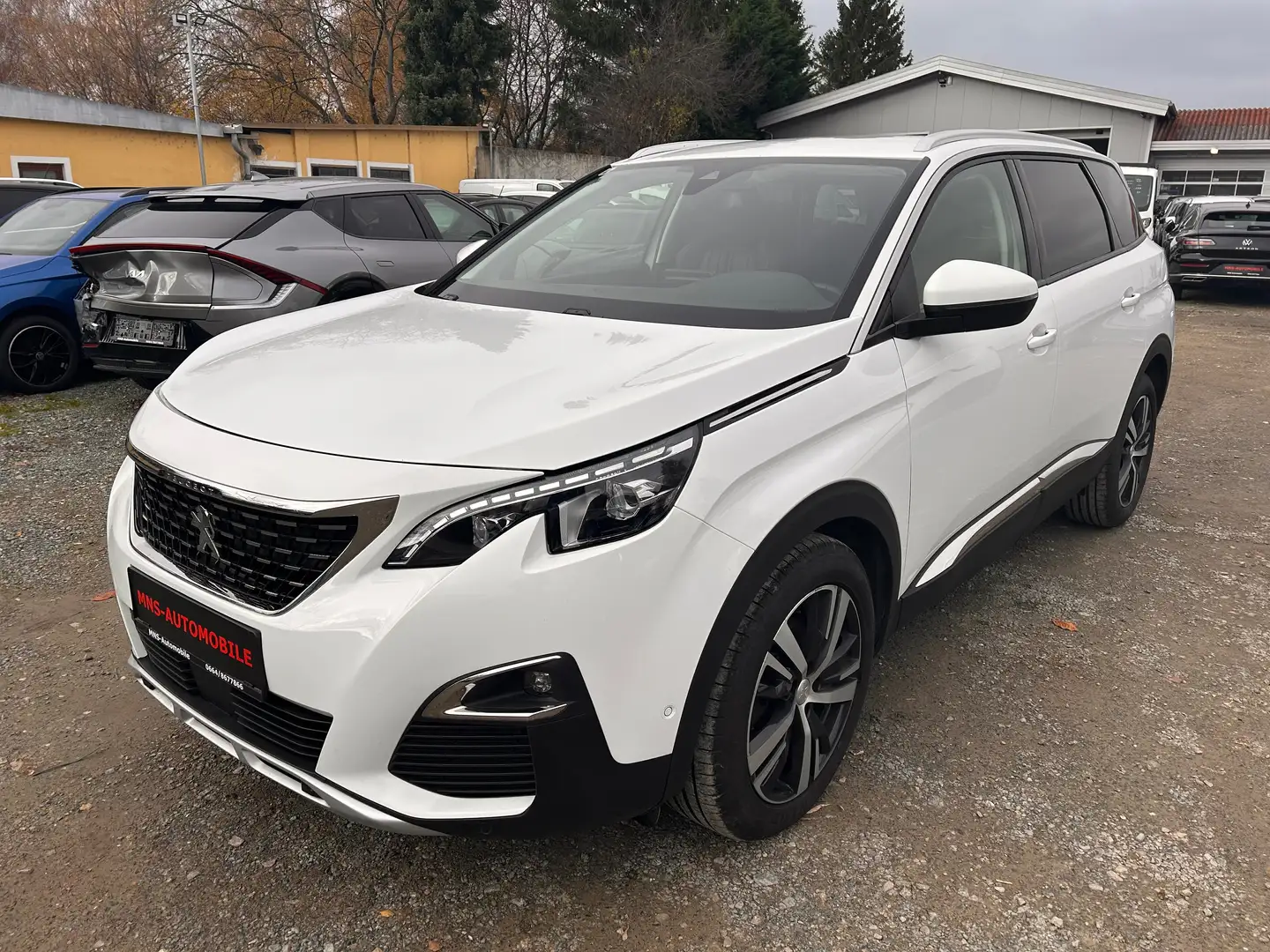 Peugeot 5008 Allure 1.2 Benzin Automatik Leder Navi LED 7 Sitze Weiß - 1