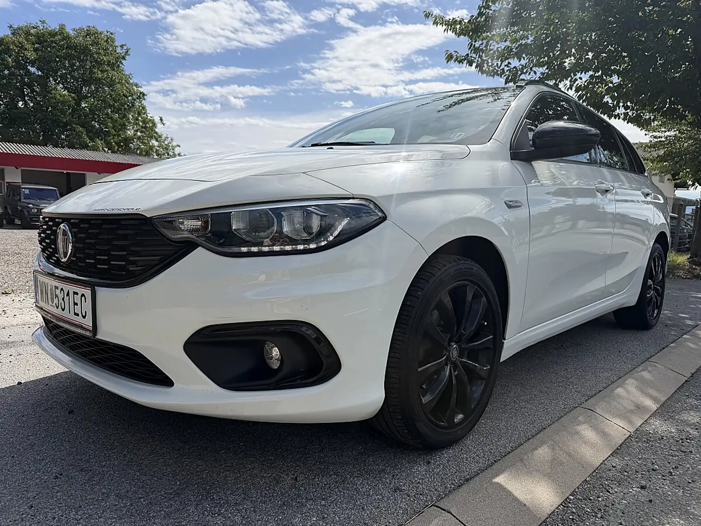 Fiat Tipo 1,6 MultiJet II 120 Start&Stop S-Design **Leder... Weiß - 1