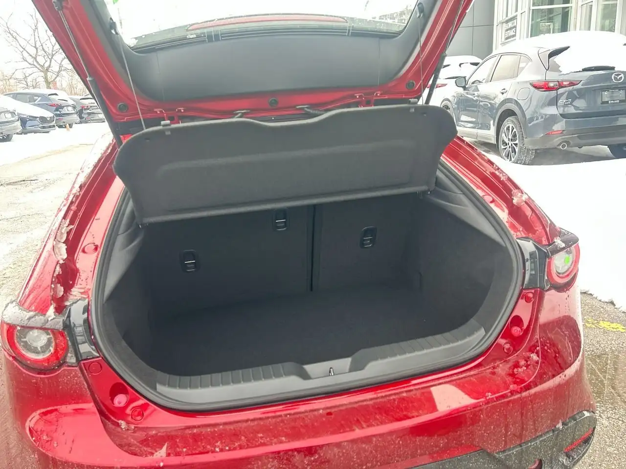 Mazda 3 снимка Mazda 3