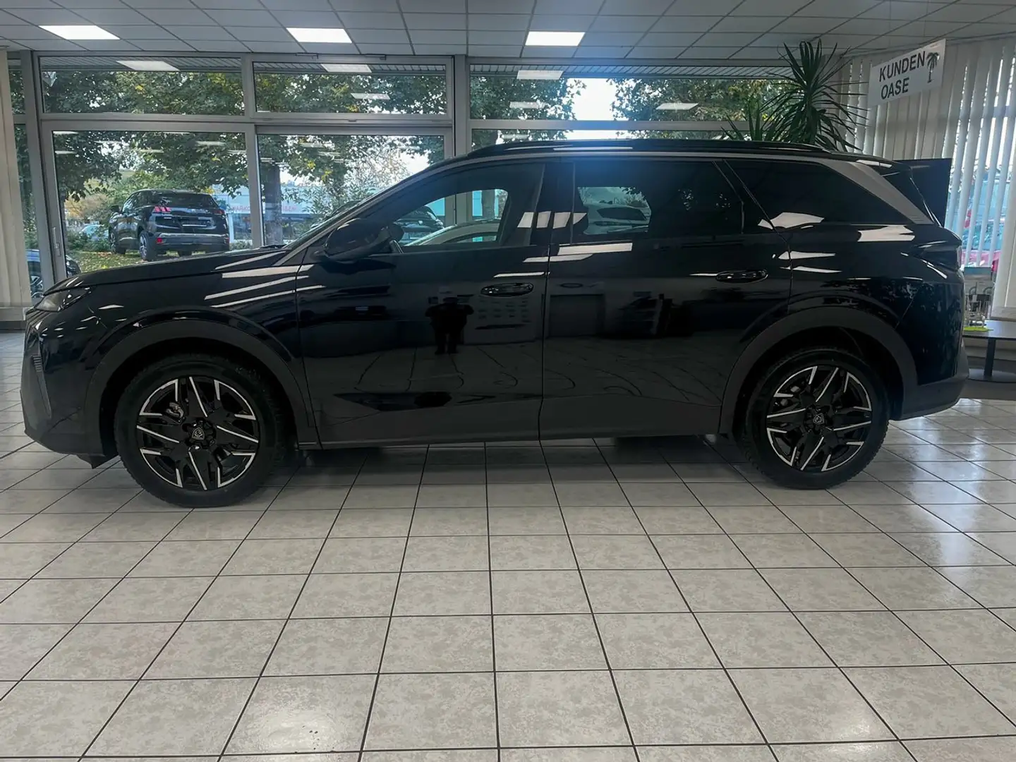 Peugeot 5008 Hybrid 136 Allure Noir - 2