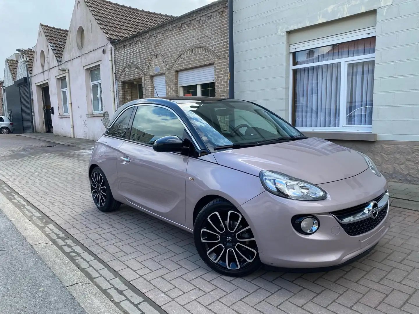 Opel Adam 1.2i Glam/Toit panoramique/Garantie - 2