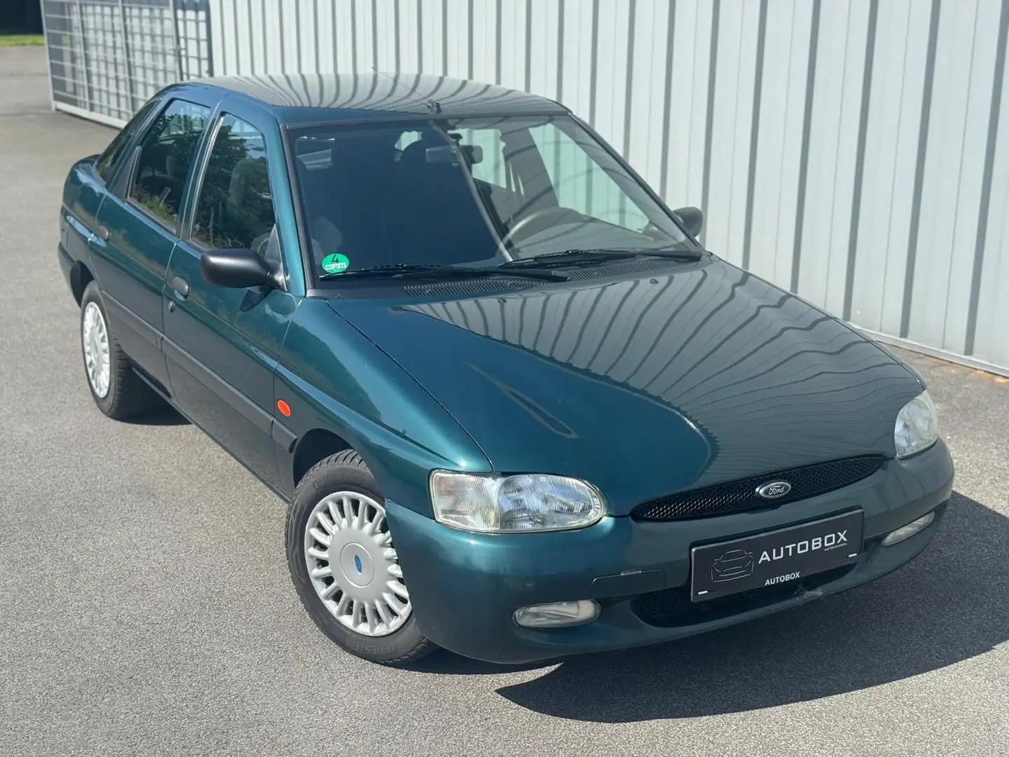 Ford Escort 1,6*1 HAND*29 TKM*KLIMA Зелений - 1