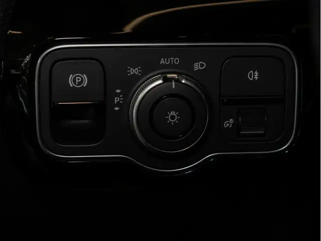 Mercedes-Benz Cla view 25