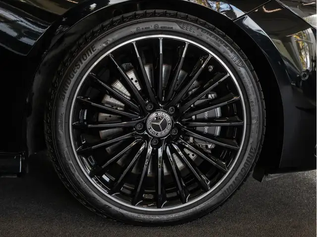 Mercedes-Benz Cla view 8