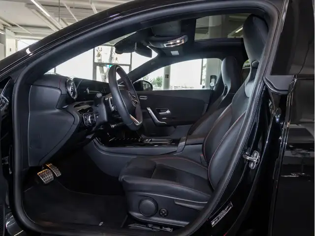 Mercedes-Benz Cla view 12