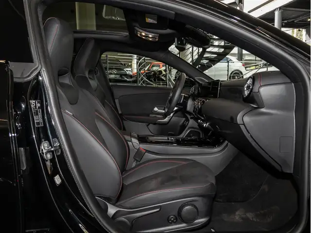 Mercedes-Benz Cla view 9