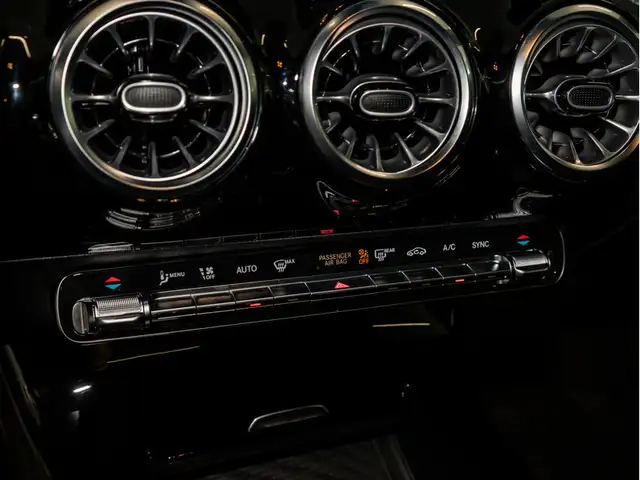 Mercedes-Benz Cla view 17