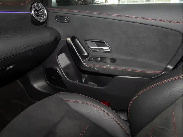 Mercedes-Benz Cla view 18