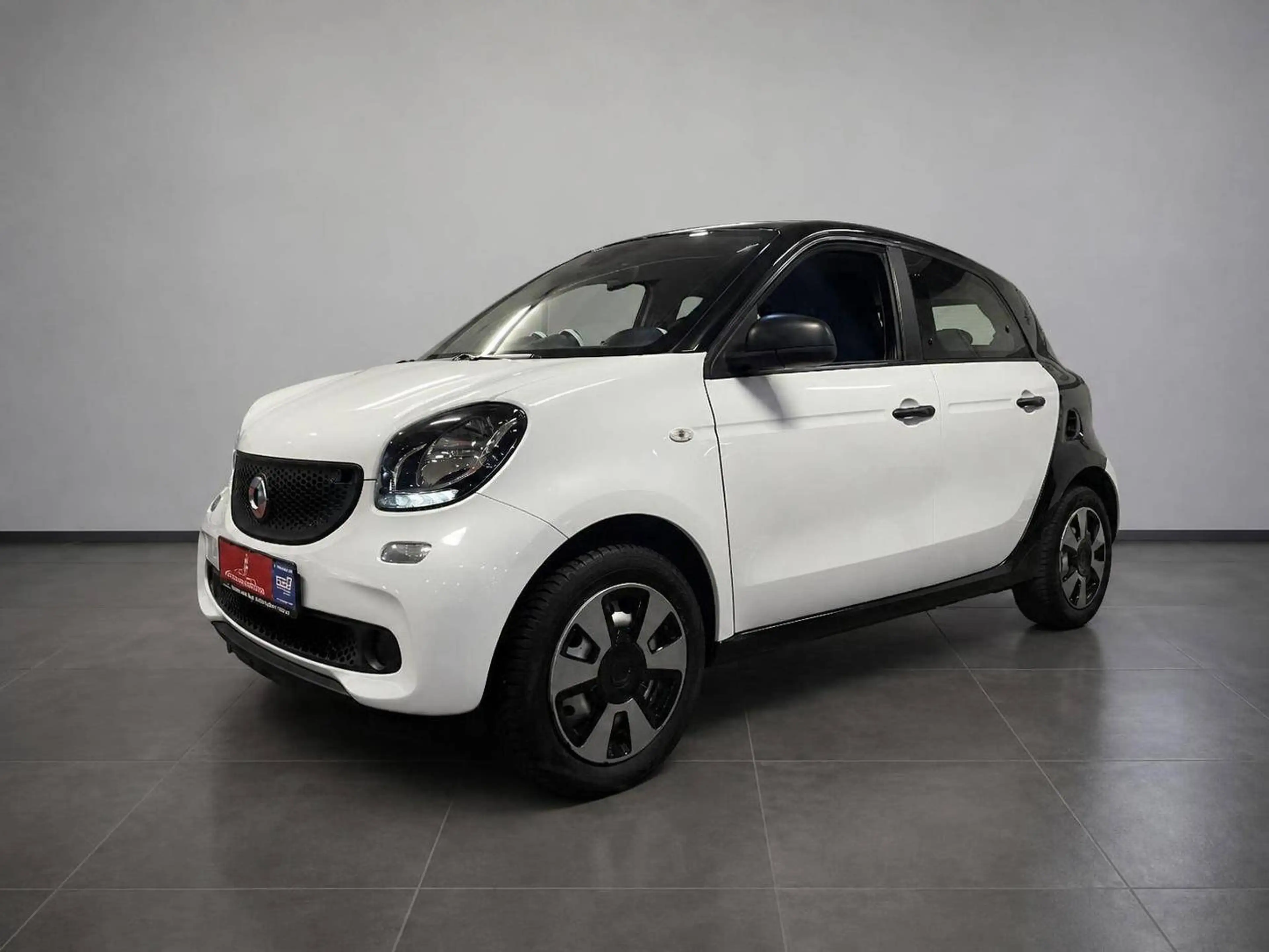 smart forFour * BT + USB + FM + 4 Sitze * — photo 3