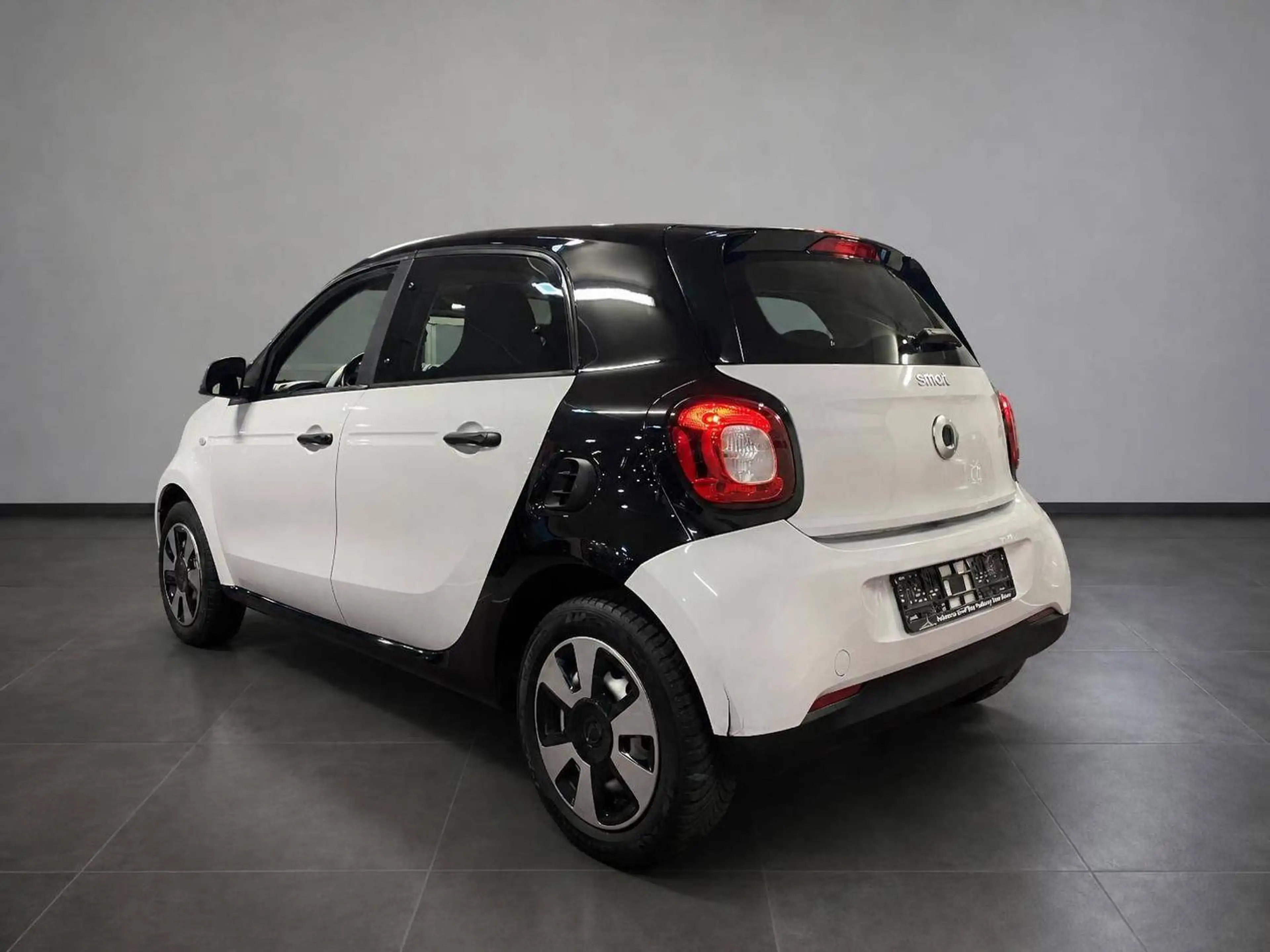 smart forFour * BT + USB + FM + 4 Sitze * — photo 5