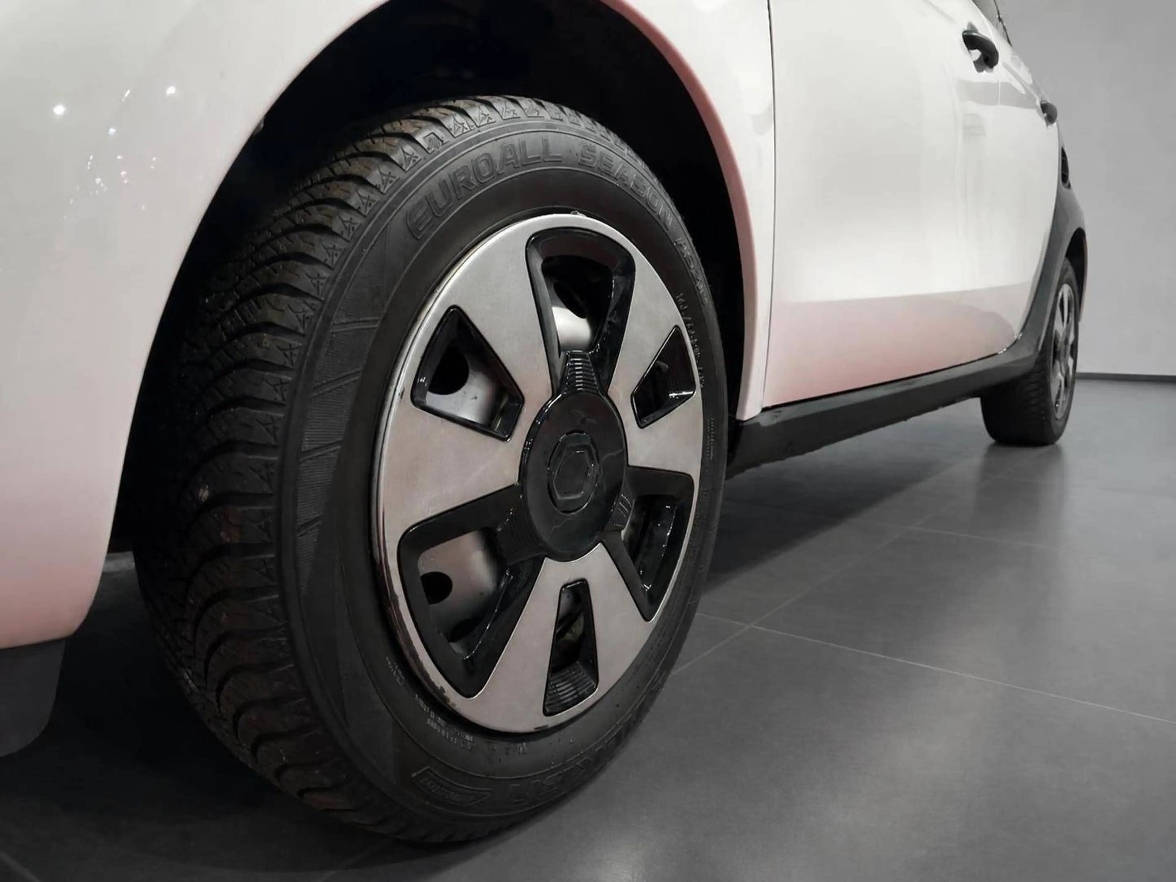 smart forFour * BT + USB + FM + 4 Sitze * — photo 4