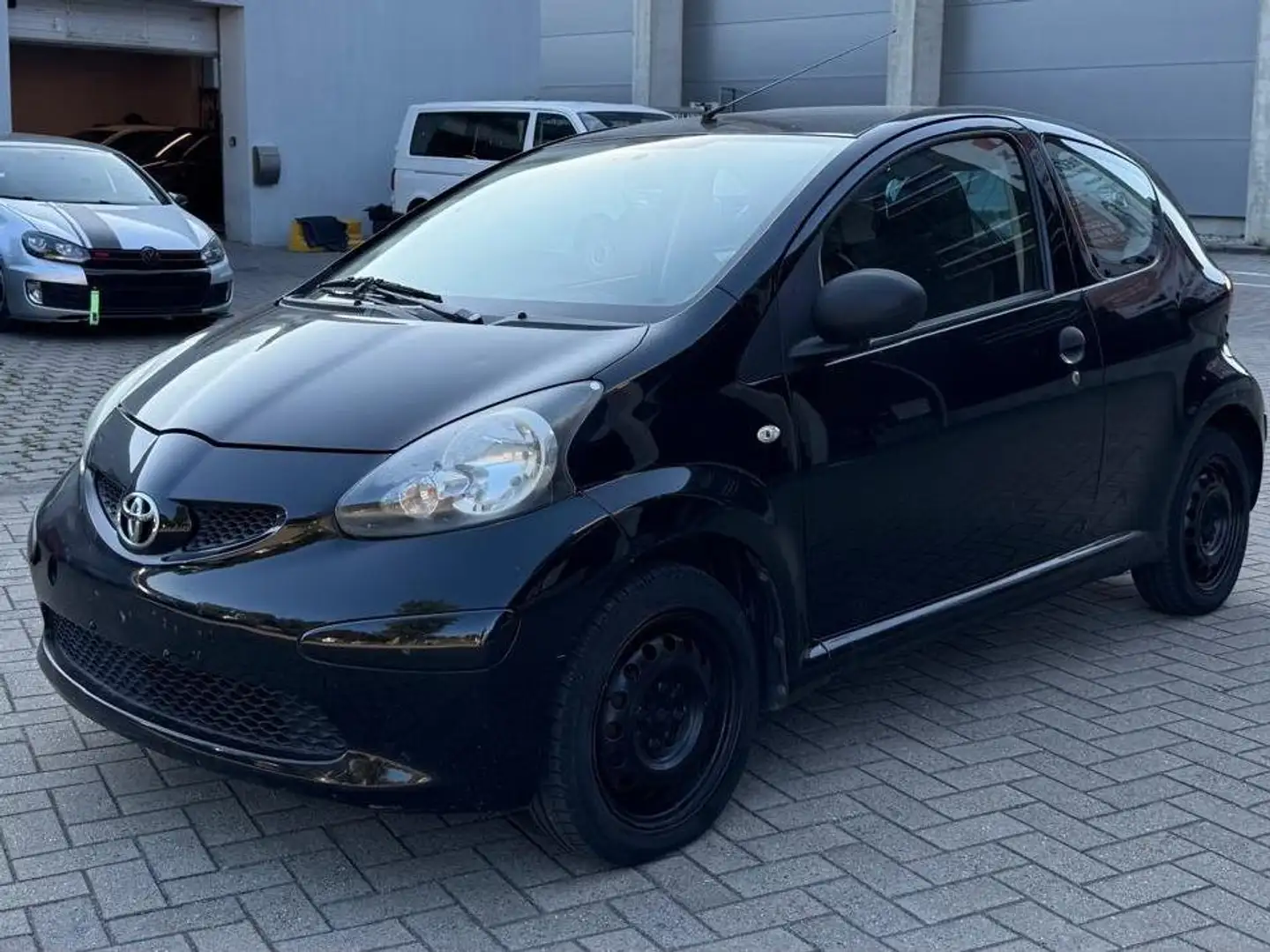 Toyota Aygo Aygo 1.0i VVT-i PRÊT À IMMATRICULÉ Чорний - 1