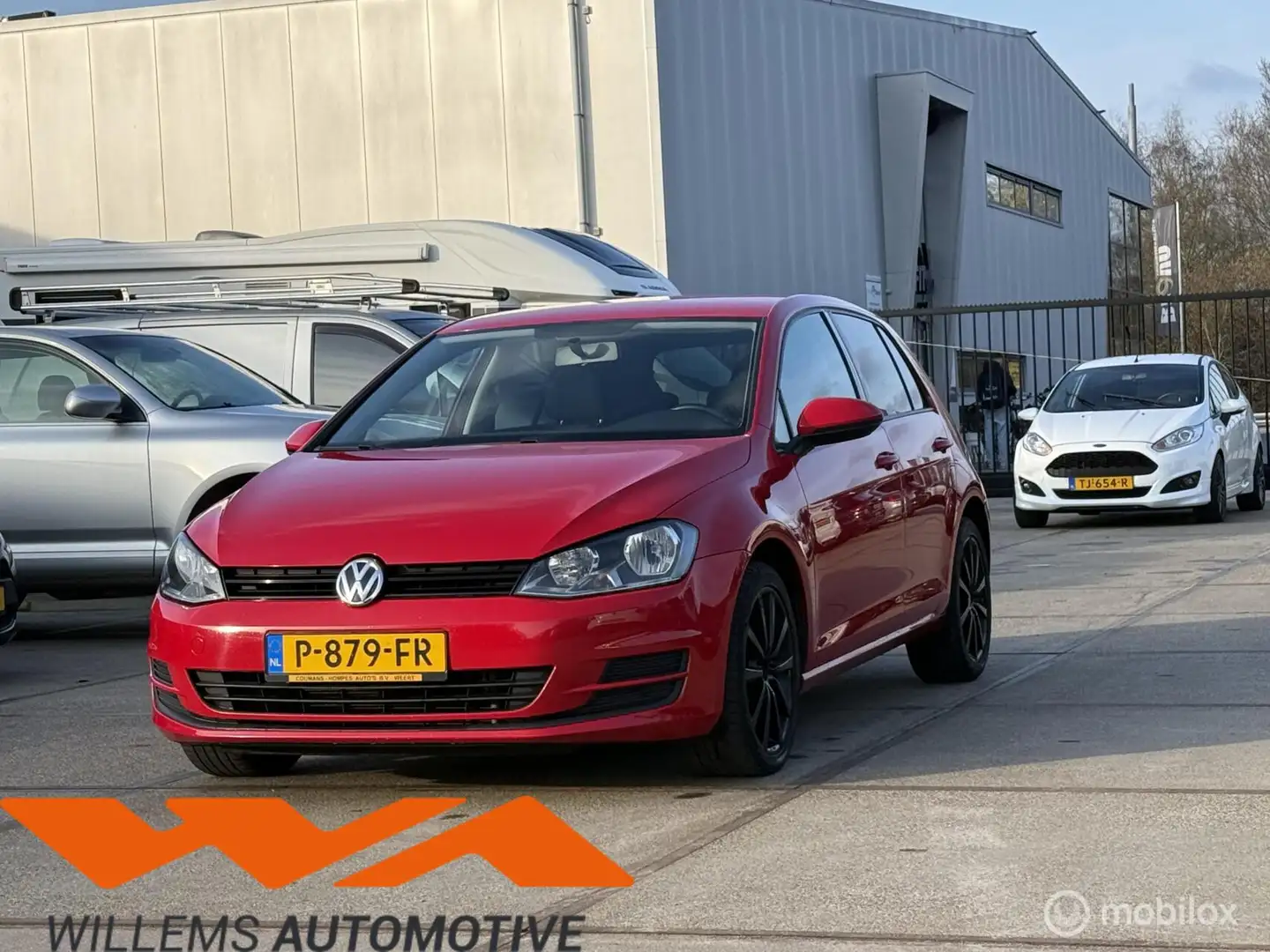 Volkswagen Golf 1.2 TSI Trend Edition Rot - 1