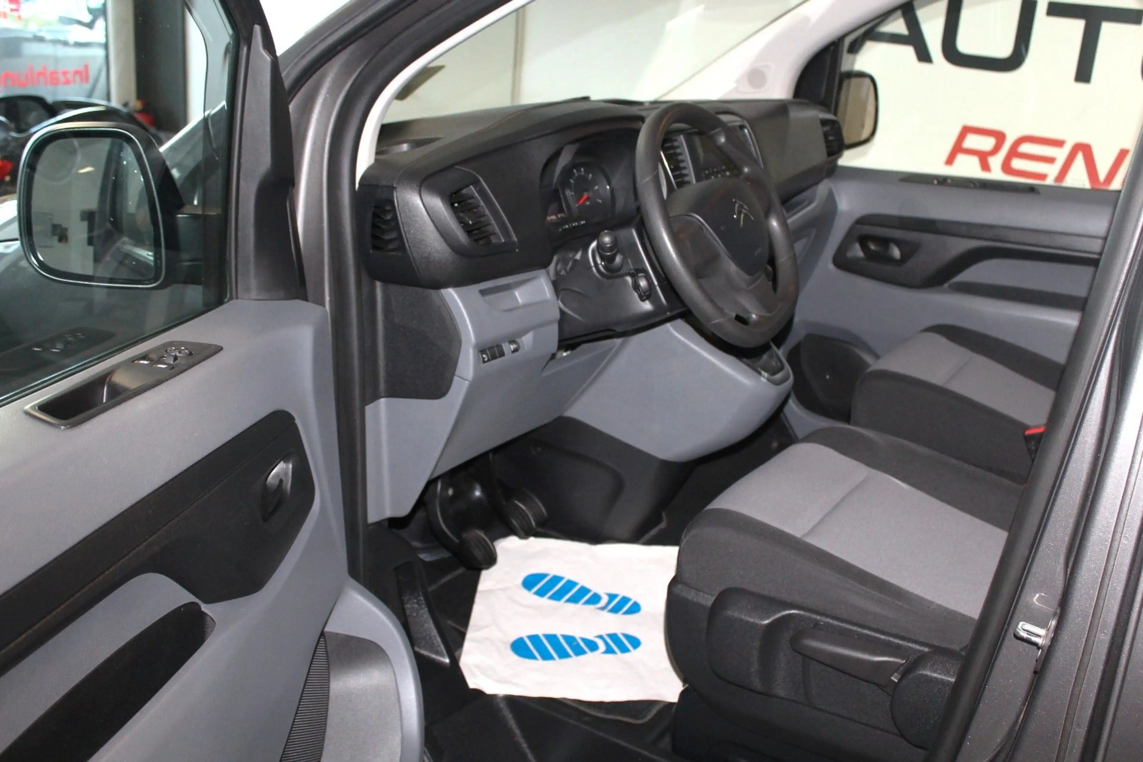 Citroen Jumpy DIESEL 150PS/ 5 Sitzer — photo 7