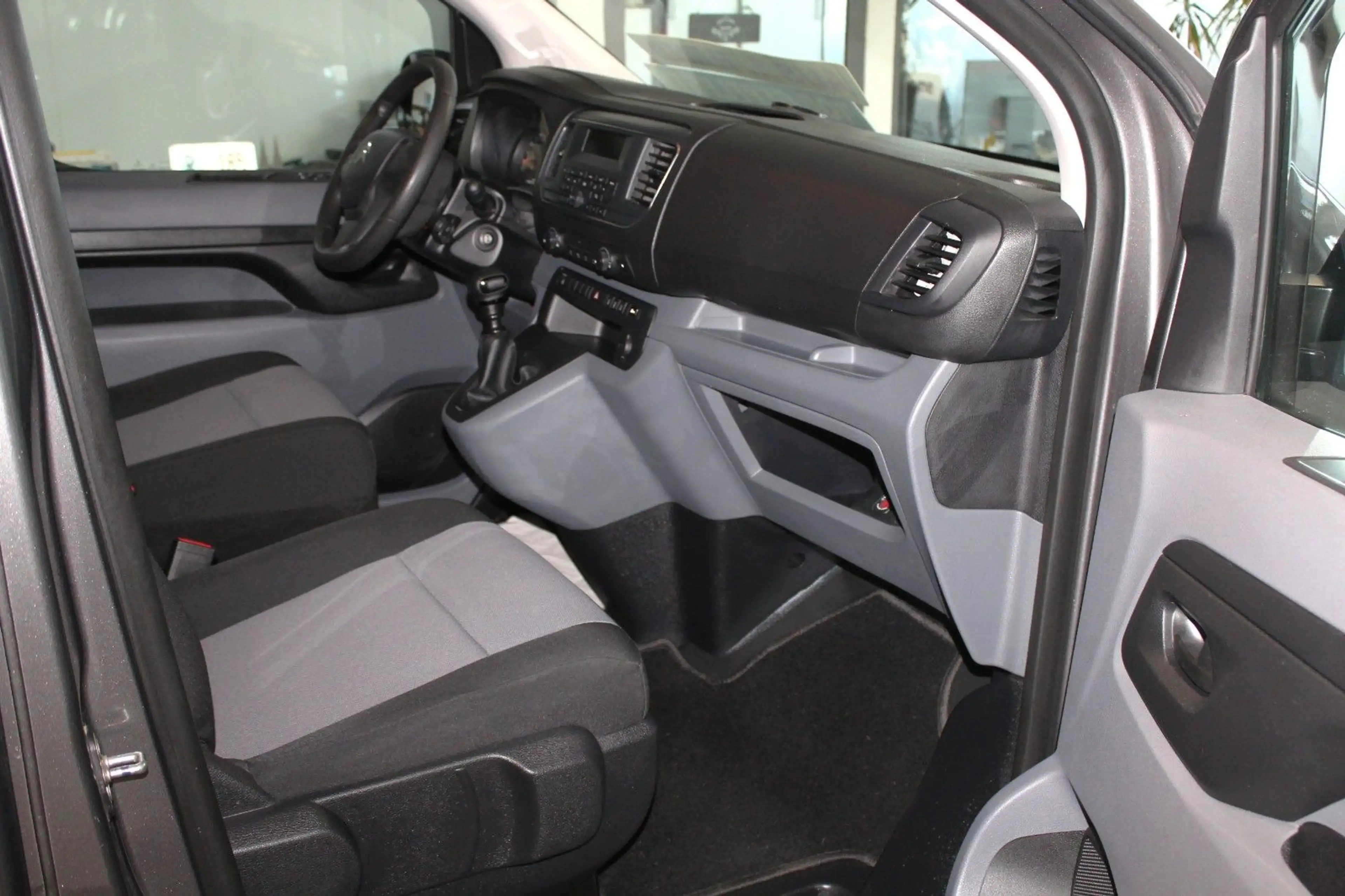 Citroen Jumpy DIESEL 150PS/ 5 Sitzer — photo 9