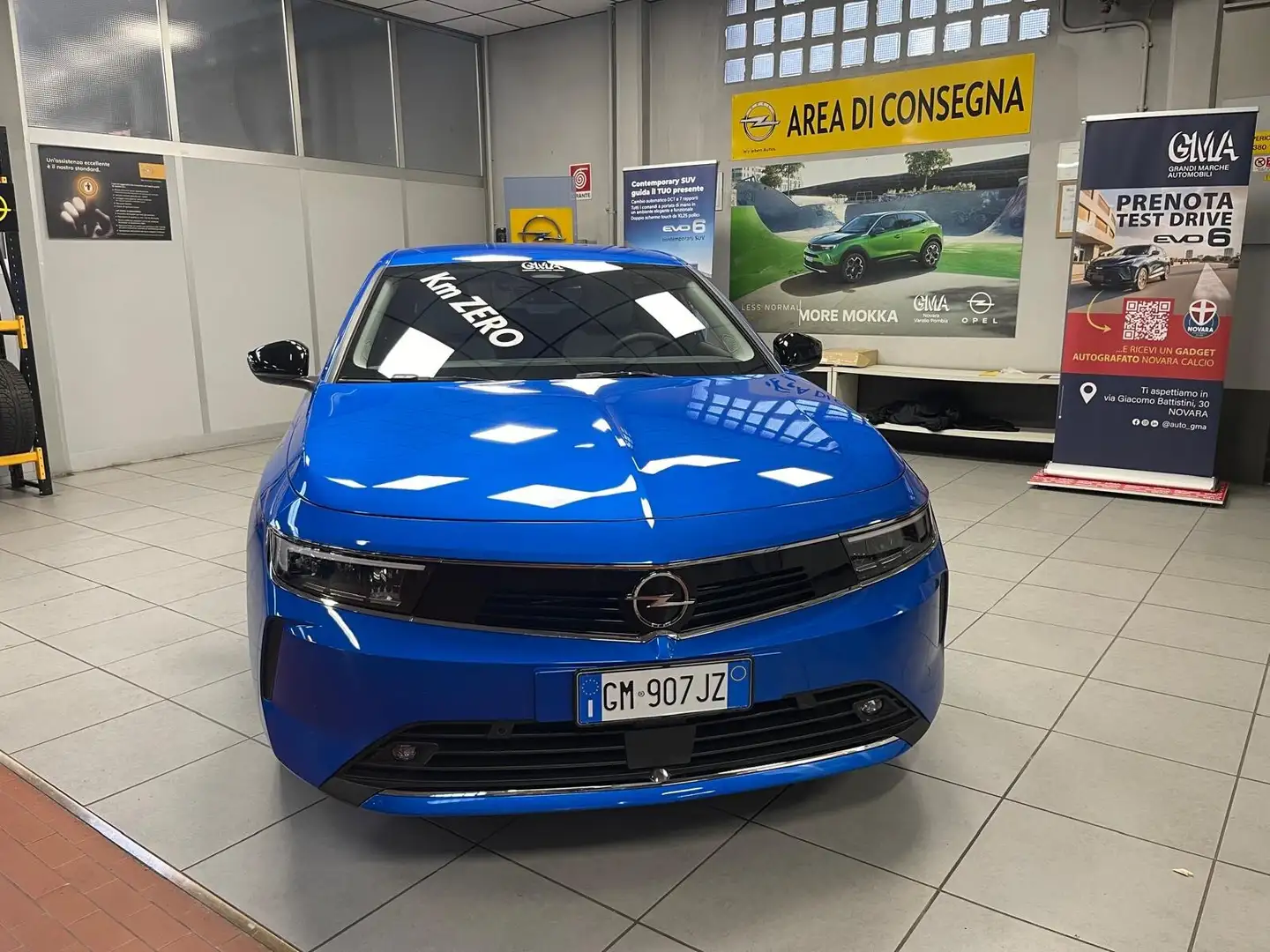 Opel Astra 1.2 Turbo 110 CV Elegance Modrá - 2