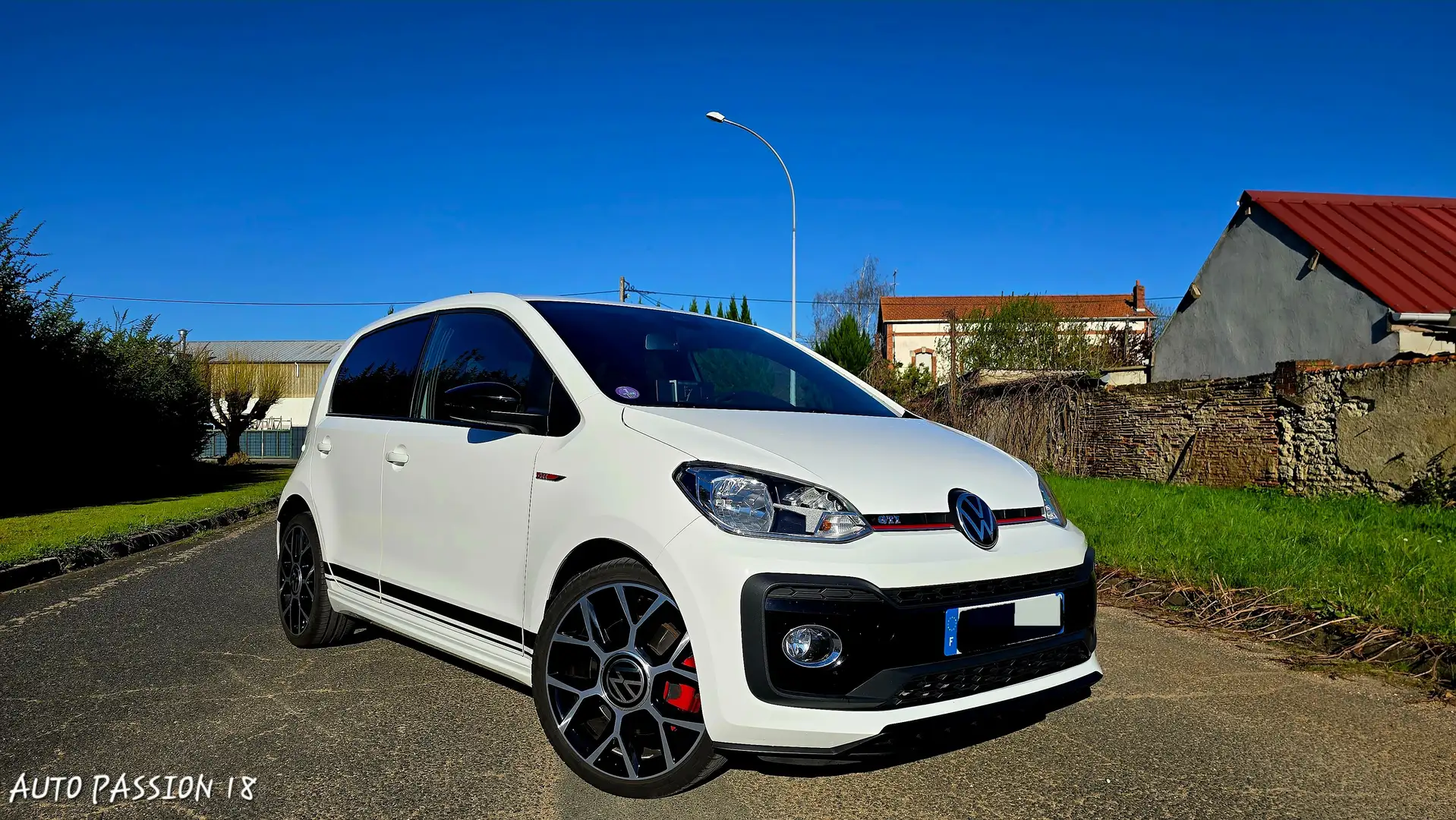 Volkswagen up! 115 GTI 1ere main française phase 2  à voir Blanco - 2