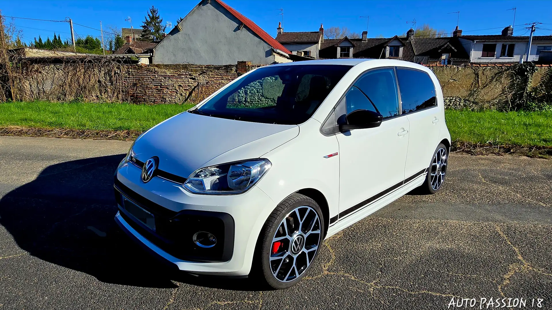 Volkswagen up! 115 GTI 1ere main française phase 2  à voir Blanco - 1