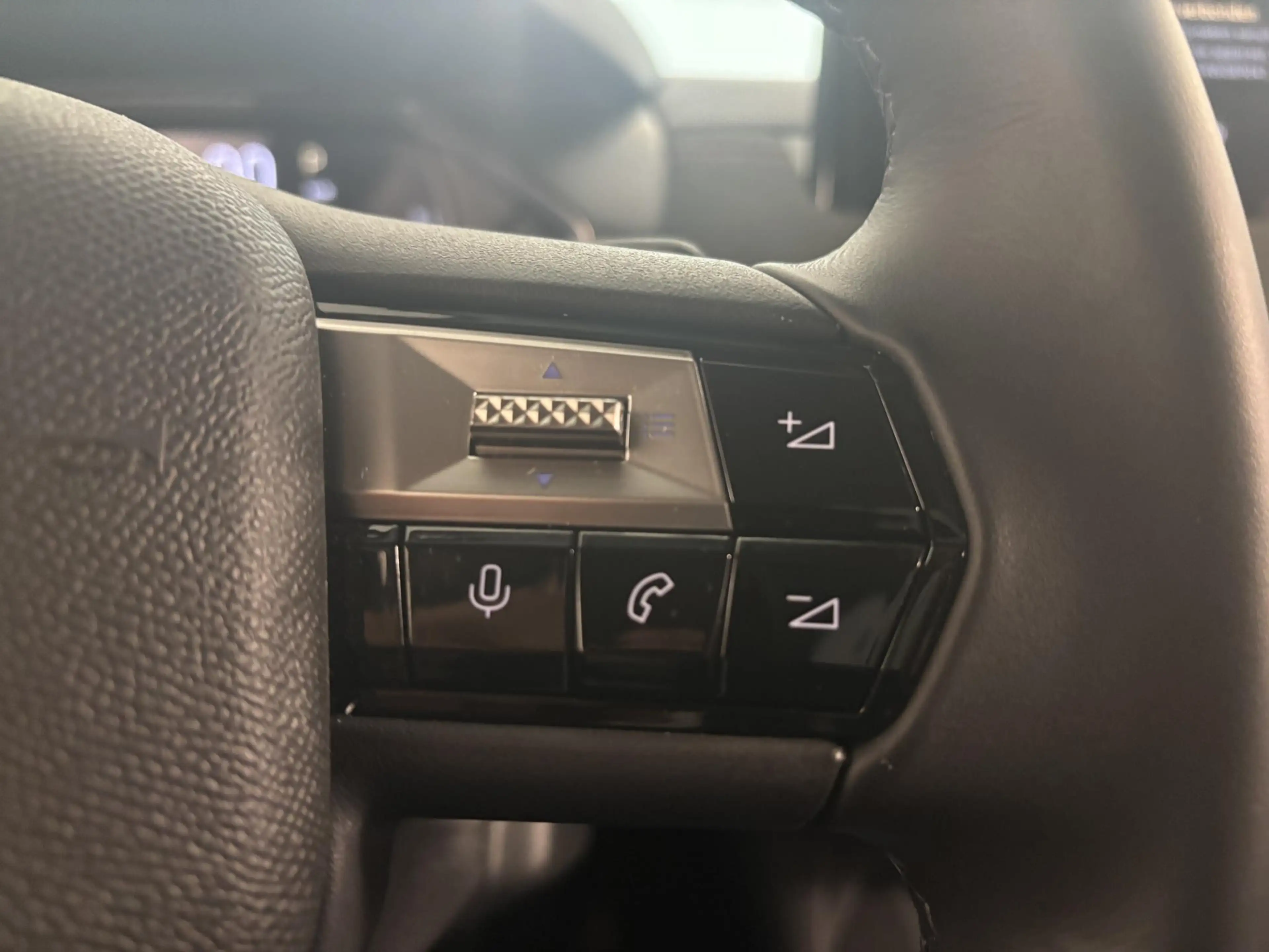 DS Automobiles DS 3 1.2 Hybrid 136 Edition France | 360 vision | Stoel — photo 12