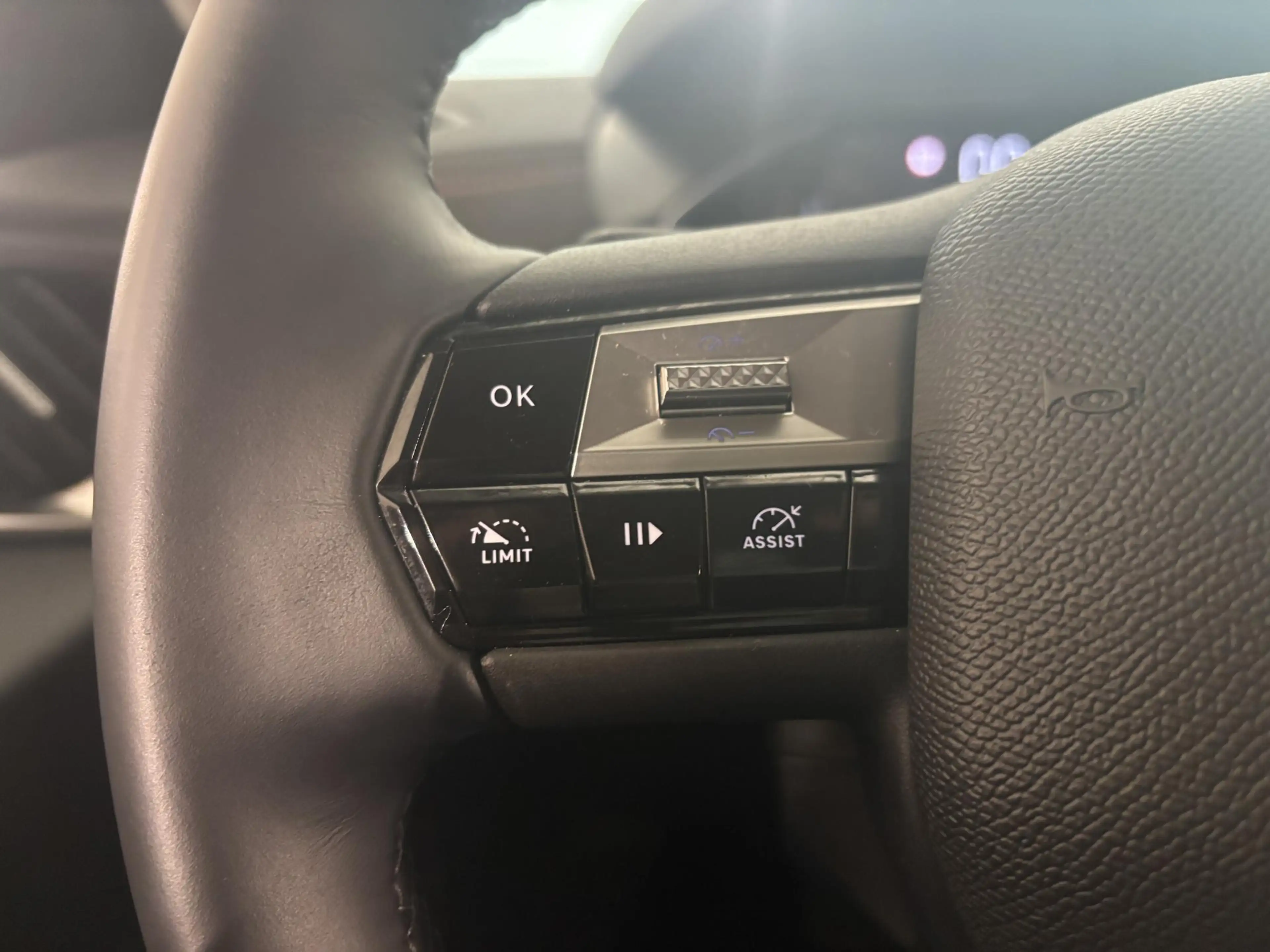 DS Automobiles DS 3 1.2 Hybrid 136 Edition France | 360 vision | Stoel — photo 11