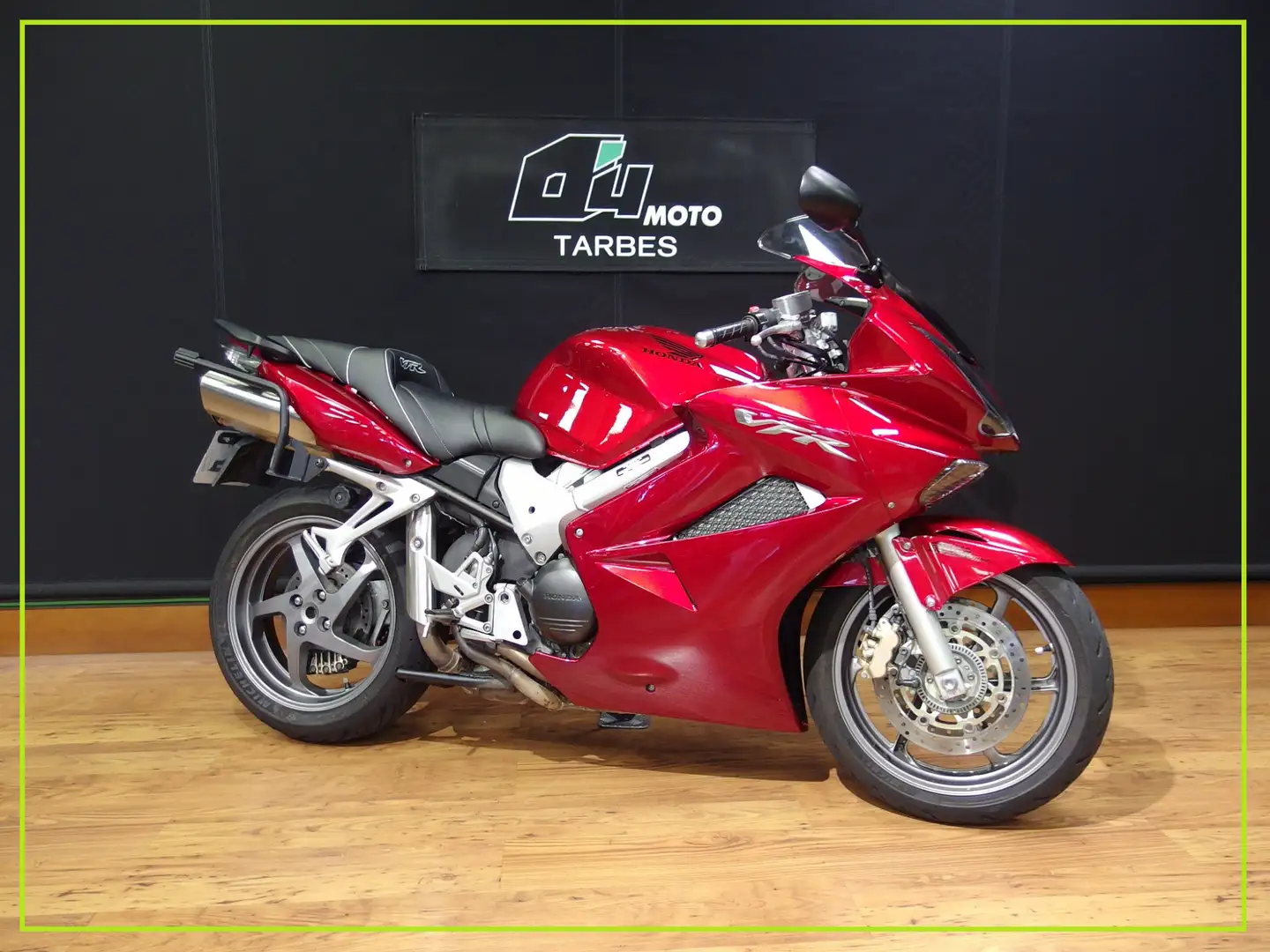 Honda VFR 800 Rouge - 1