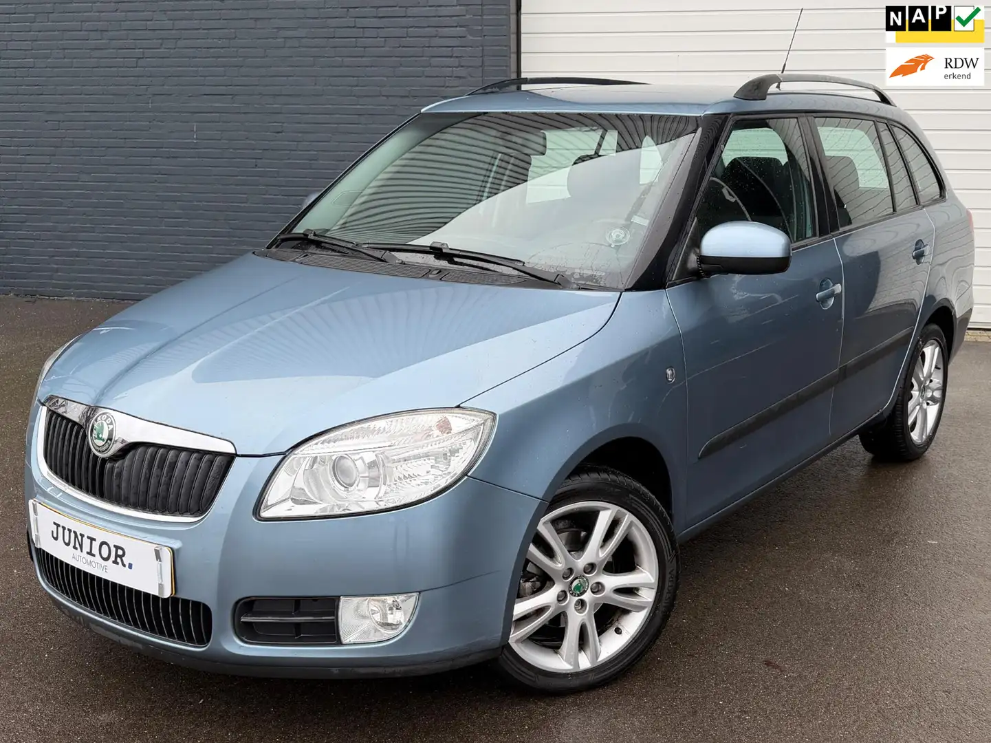 Skoda Fabia Combi 1.6-16V Sport 2DEEIG/DEALERO-H/XENON/CRUISE/ Blau - 1
