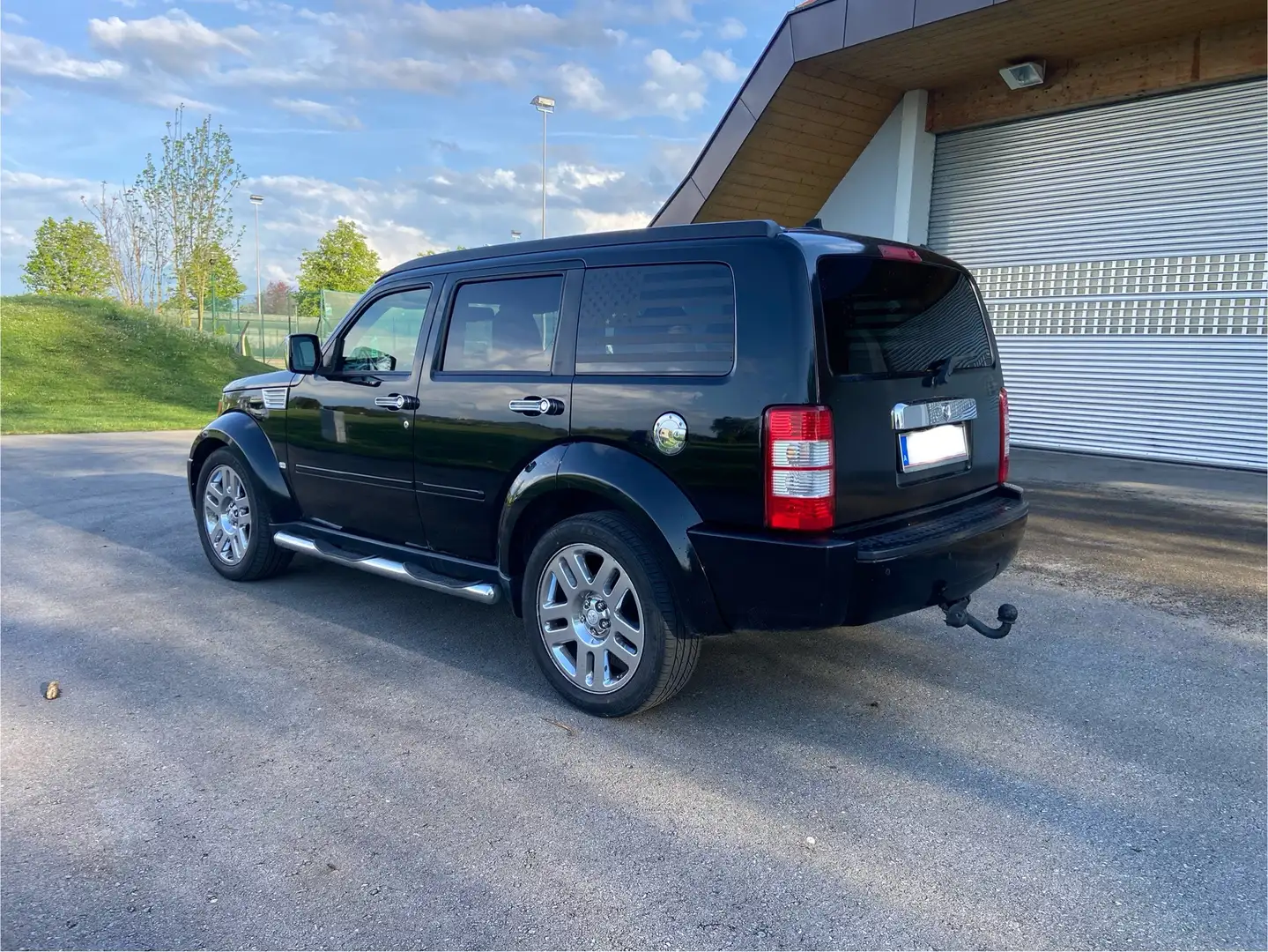 Dodge Nitro 4x4 Allrad Schwarz - 2