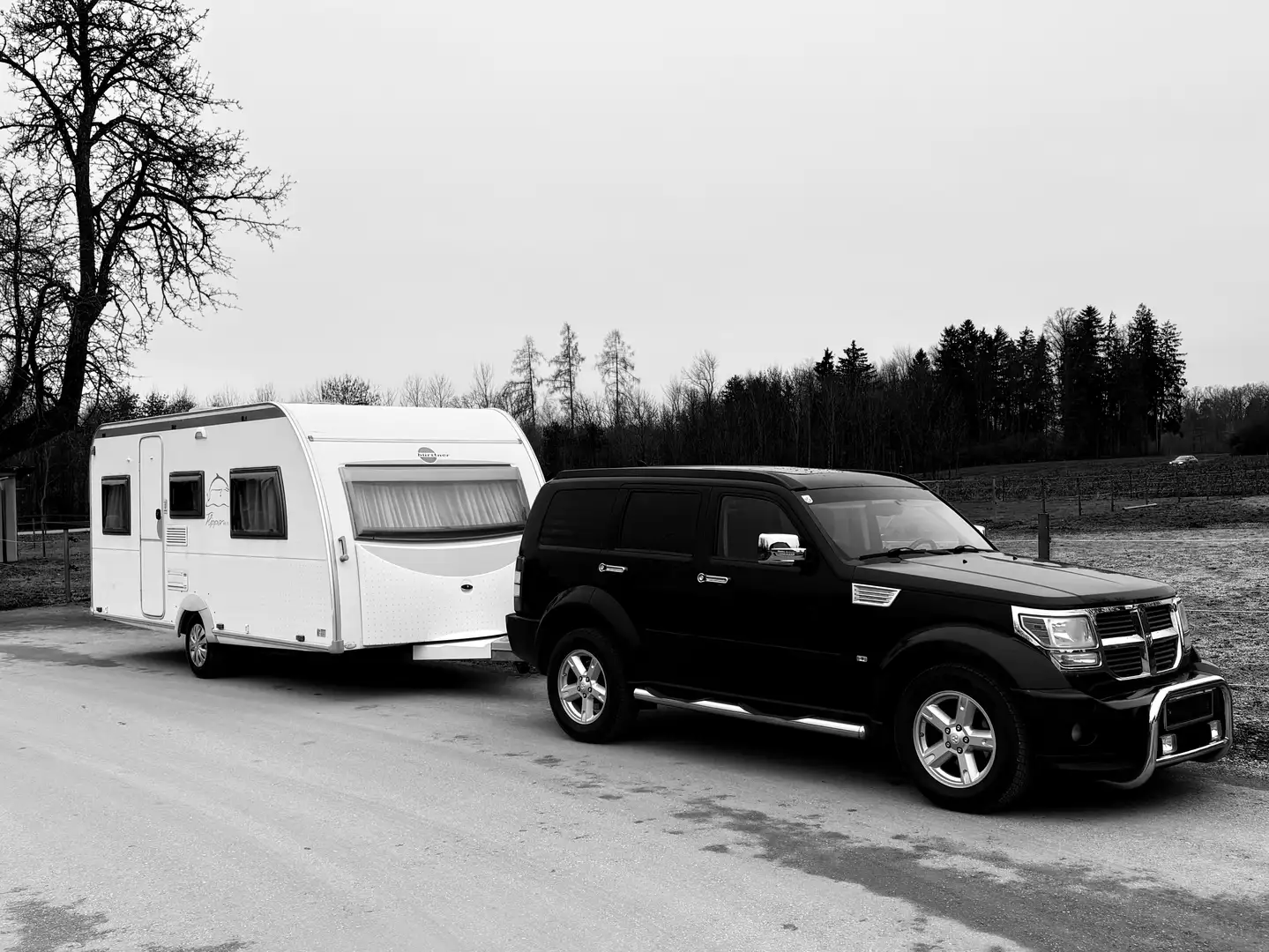 Dodge Nitro 4x4 Allrad Schwarz - 1