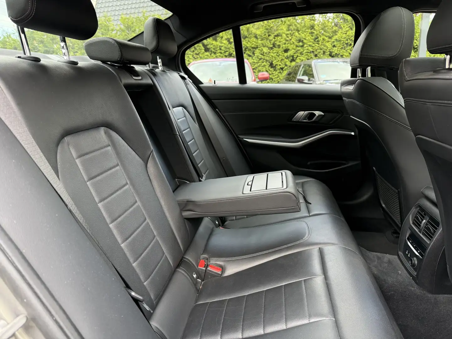 BMW 330 3-serie 330e eDrive Edition M-Sport, Schuifdak | 1 Gris - 2