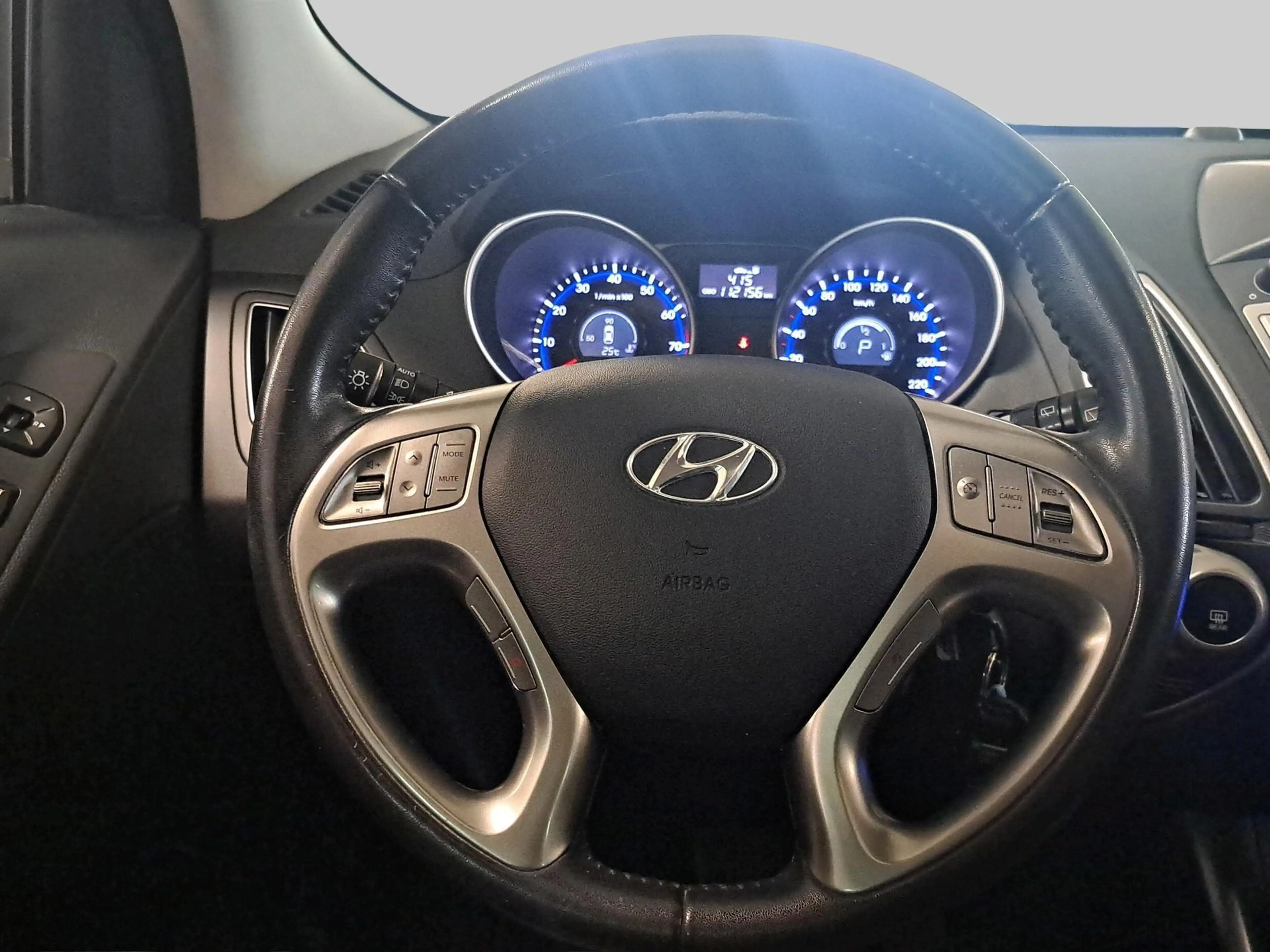 Hyundai iX35 2.0i Business Edition — photo 15