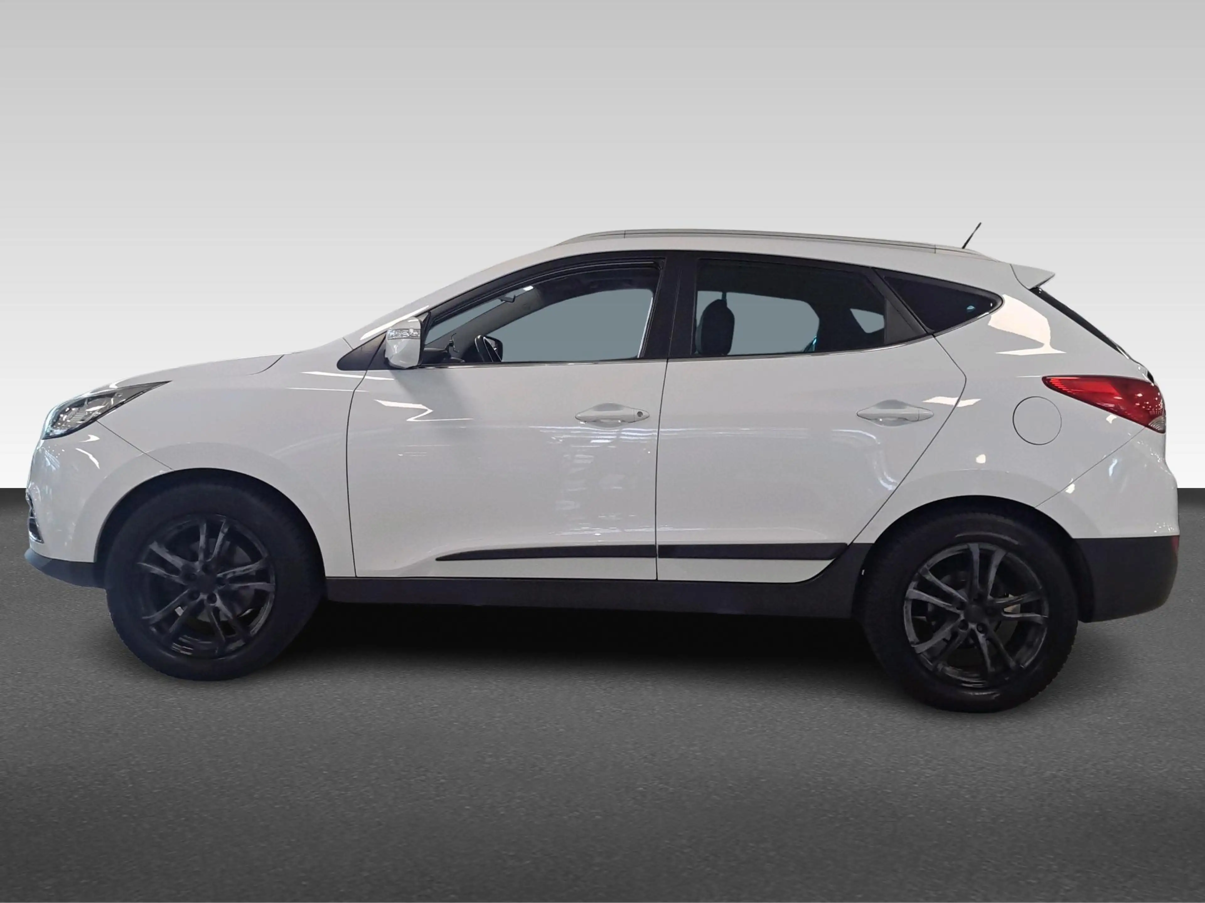 Hyundai iX35 2.0i Business Edition — photo 2